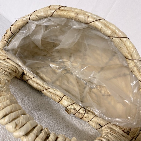 Vintage Plastic Lined Woven Wall Basket Wall Decor Plant Pot Hanging Basket - Picture 10 of 12